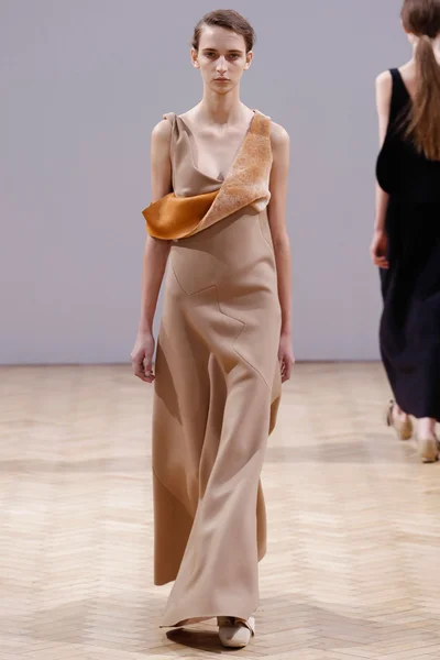 Look 9